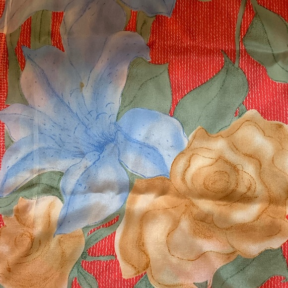 Vintage VERA NEUMANN ladies floral scarf!  52” x 16” - Picture 3 of 6